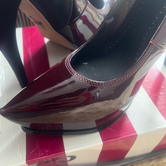 Sam Edelman Heels - Picture 2 of 4